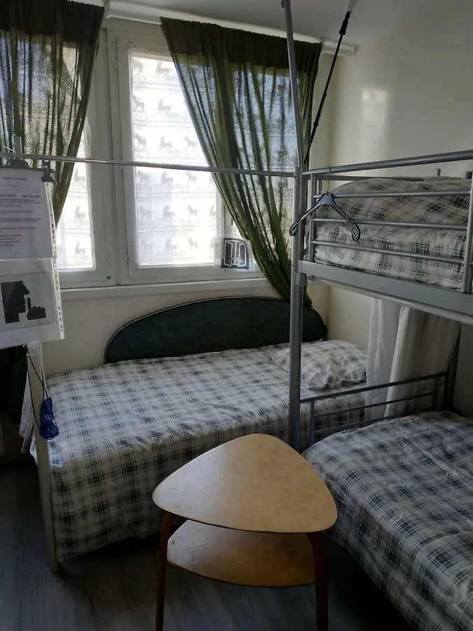 In Hostel Paris